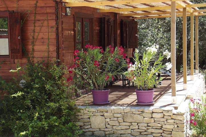 Chalet pour 4 personnes, avec Terrasse et Jardin