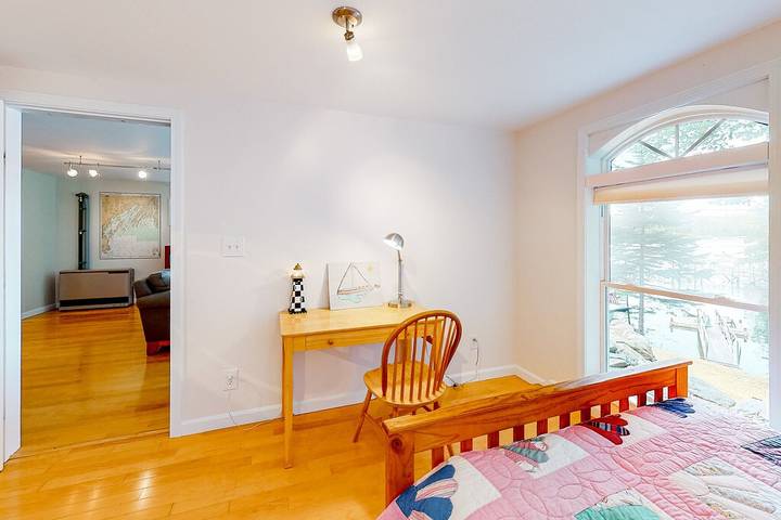 Vacation house for 6 people, with yard, with pets in Maine