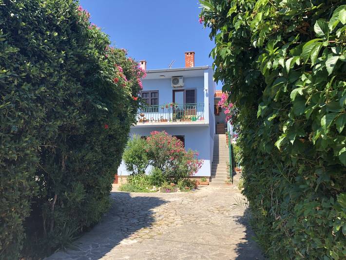 Ferienwohnung für 4 Personen, mit Garten und Ausblick sowie Terrasse in Zadar (Kommun)