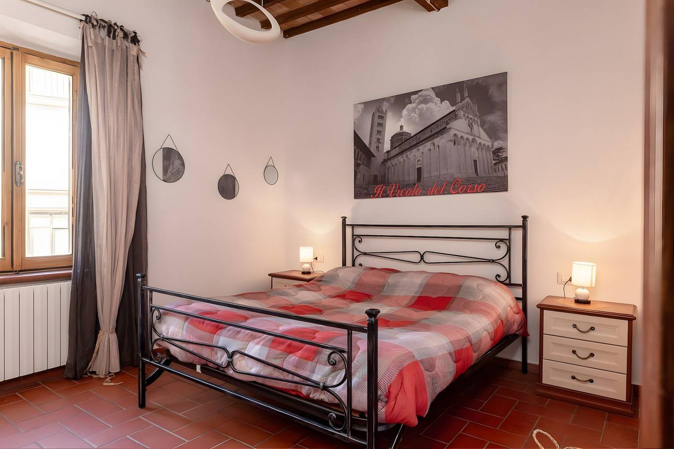 Entire apartment, 'Vicolo del Corso - Duomo' Apartment with Shared Terrace and Wi-Fi in Massa Marittima, Grosseto Province