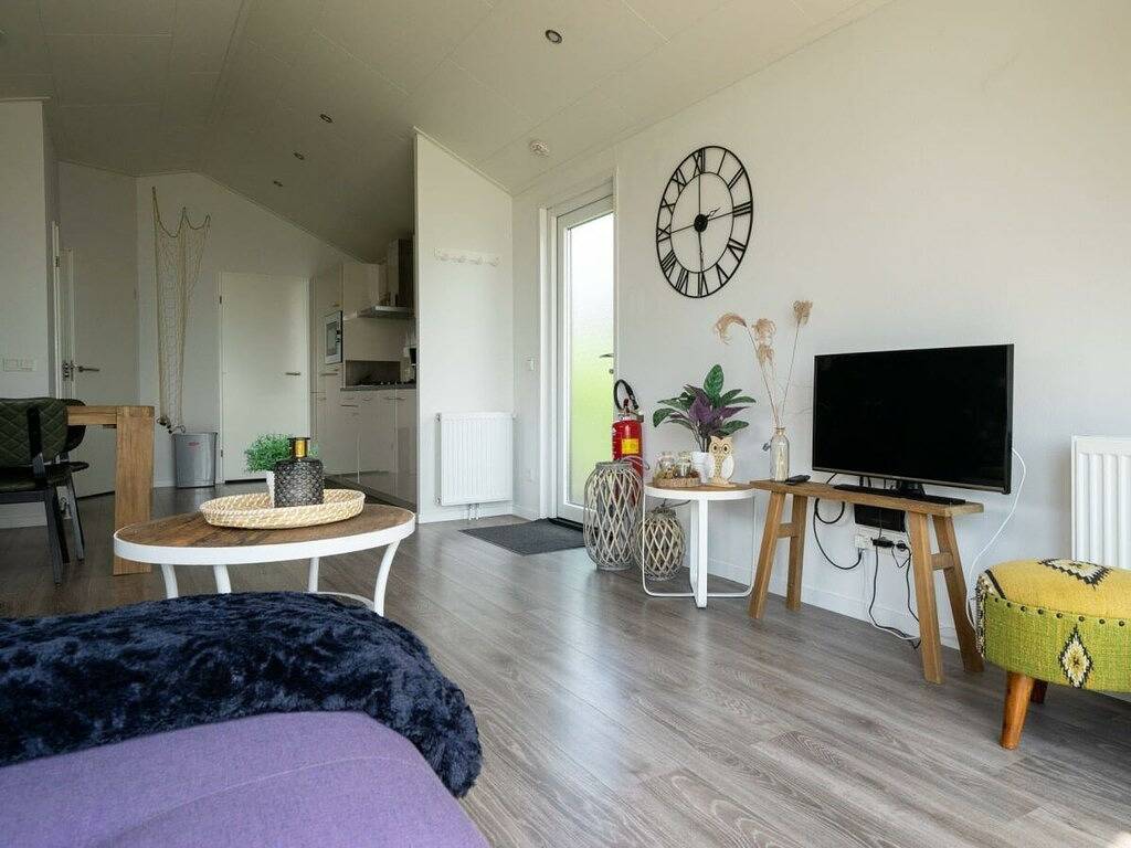 Vakantiehuis in Bovenkarspel met terras in Bovenkarspel, Markermeer