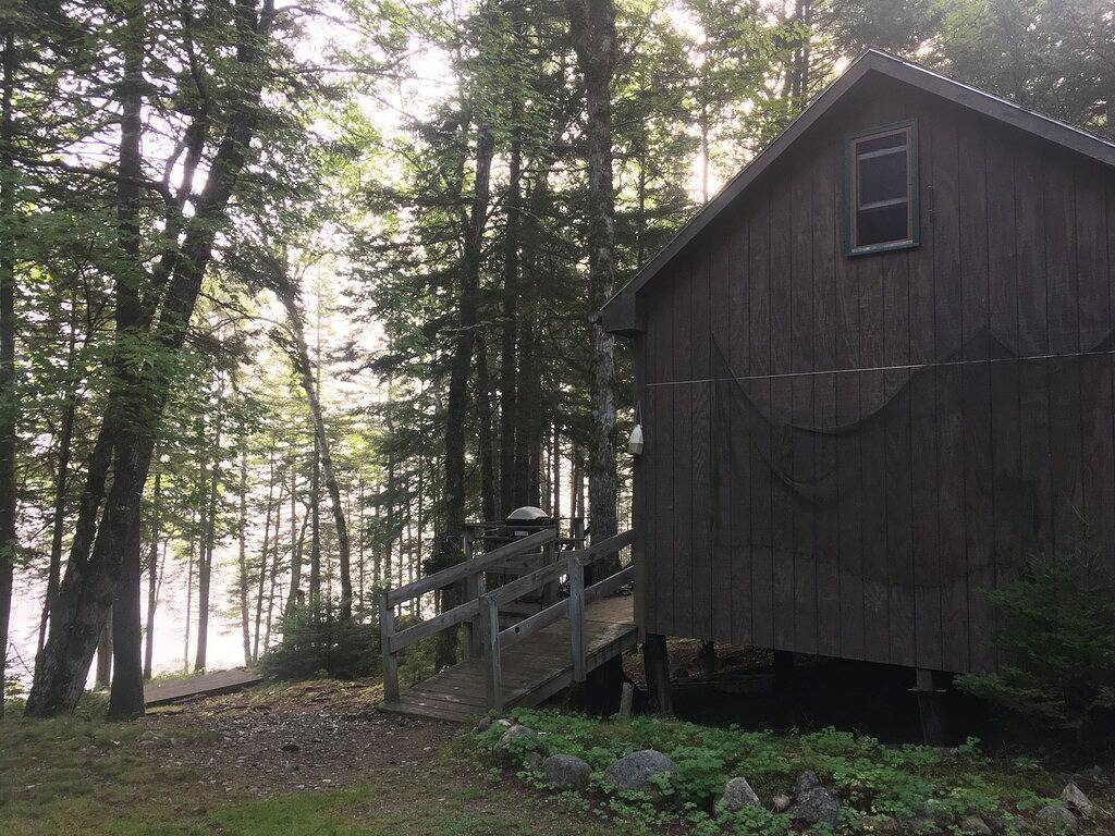 Log Cabin for 5 Guests in Maine, USA