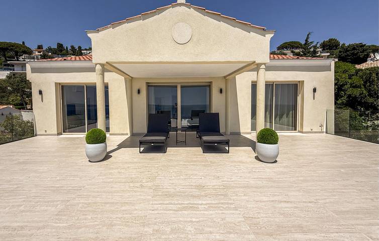 Location de vacances pour 10 personnes, avec piscine ainsi que jardin et terrasse dans Les Issambres - 2