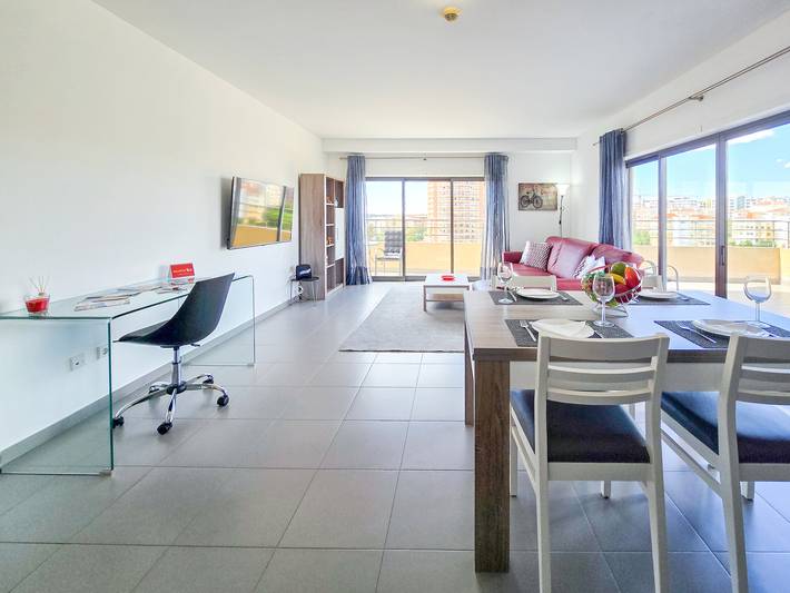 Gîte pour 4 personnes, avec piscine et balcon, adapté aux familles à Portimão - 3