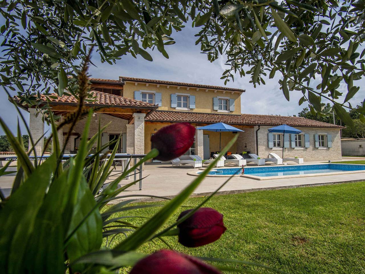 Villa mit Swimmingpool, Tischtennis und Grillterrasse  in Marčana, Südküste Istrien