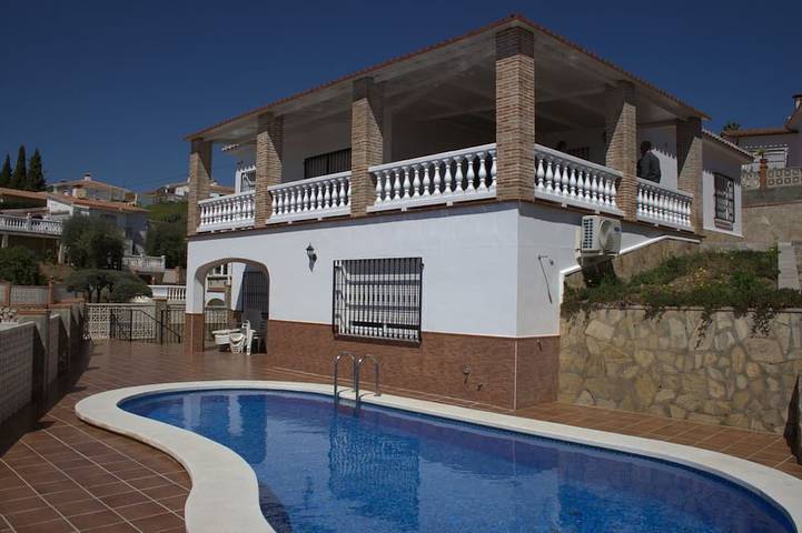 Villa für 13 Personen, mit Balkon - 1