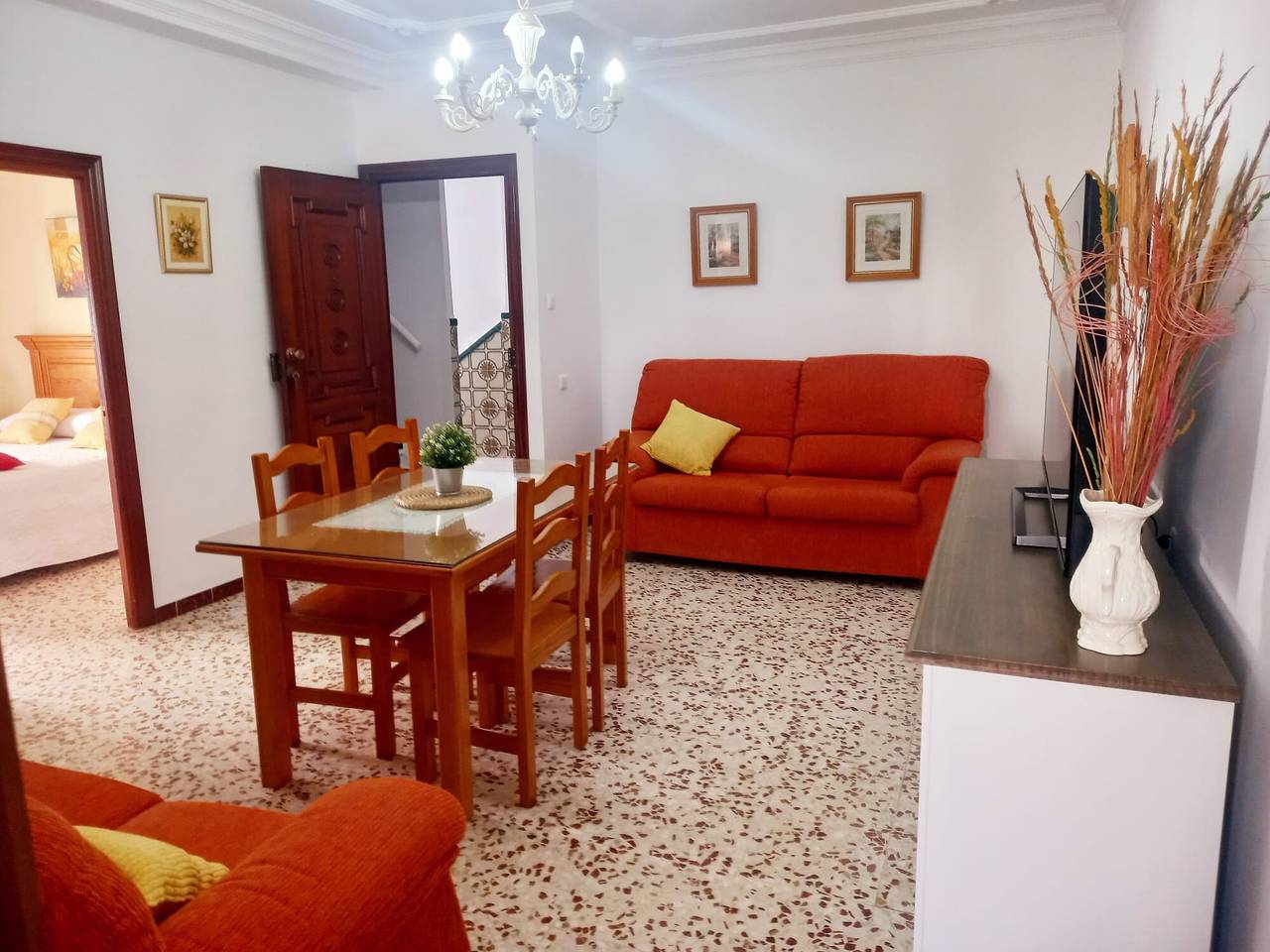 Entire apartment, Charming Apartment “Piso Carmen” in Central Location with Wi-Fi in Conil de la Frontera, Costa de la Luz