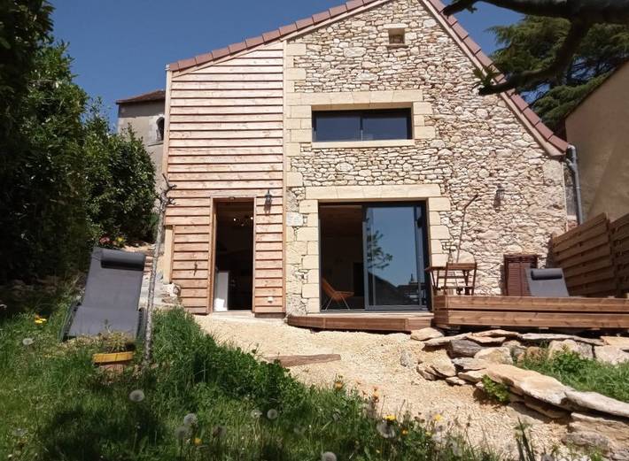 Gîte pour 2 personnes, avec terrasse et jardin