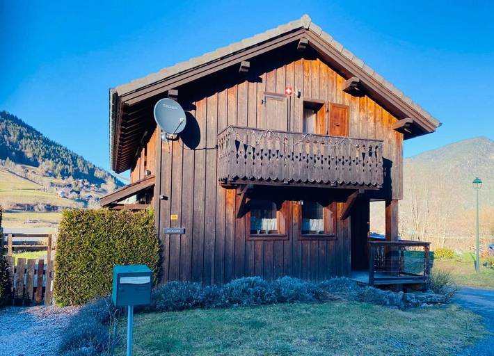 Gîte pour 10 personnes, avec jardin et vue, adapté aux familles à Seytroux - 2
