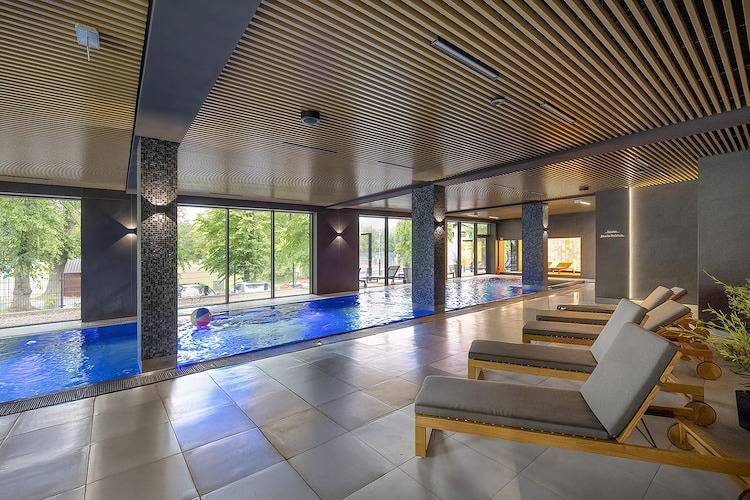 Cały apartament, Studio wakacyjne z balkonem, kryty basen, sauna in Polanica Zdrój, Sudety (Polska)