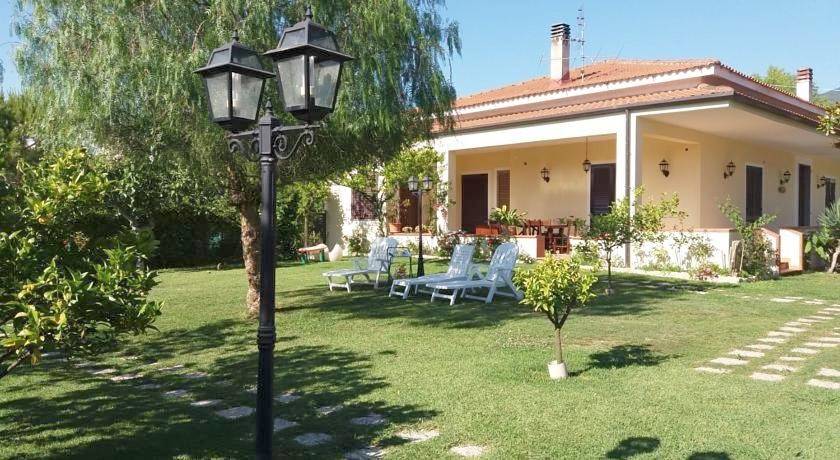B&b per 2 persone, con Idromassaggio e Terrazza nonché Giardino e Panorama a Capaccio