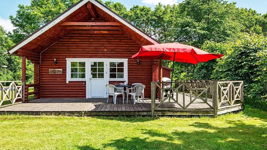 Ferieudlejning for 6 personer, med Terrasse i Vejen