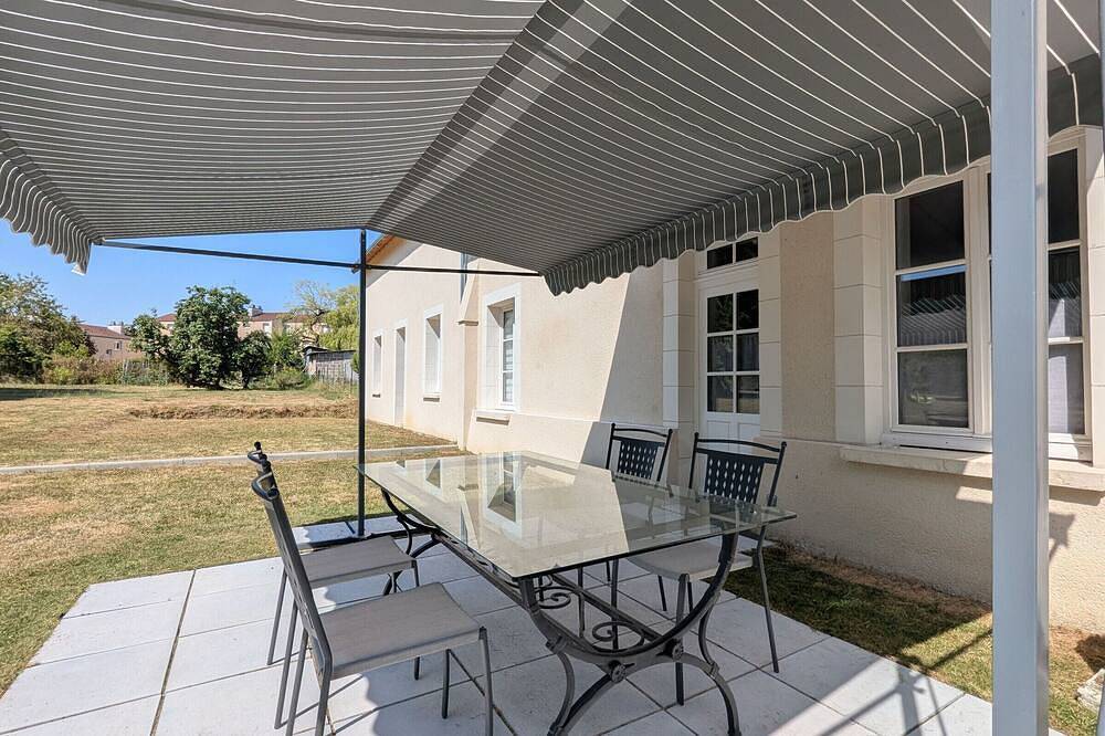 Location Familiale Près du Château de Valençay avec Jardins et Terrasse Privative in Valençay, Vallée de la Loire