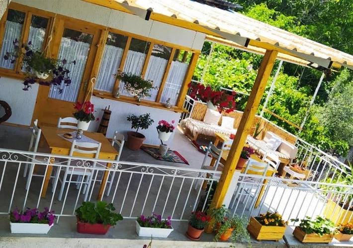 Maison d’hôte pour 2 personnes, avec jardin et vue dans Gjirokastër