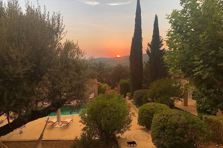 Location de vacances pour 7 personnes, avec jardin et jacuzzi, animaux acceptés à Beaurecueil - 4