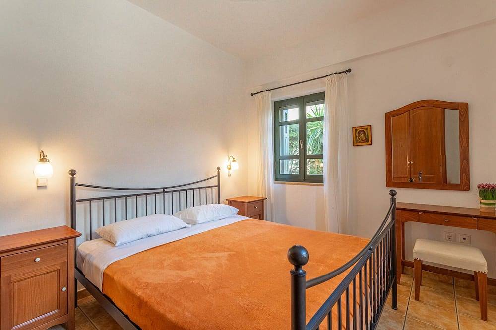 Sofia, Luxury Stone Villa in Stoupa with Private Pool, Bbq and Amazing Sea View in Stoupa, Messenia