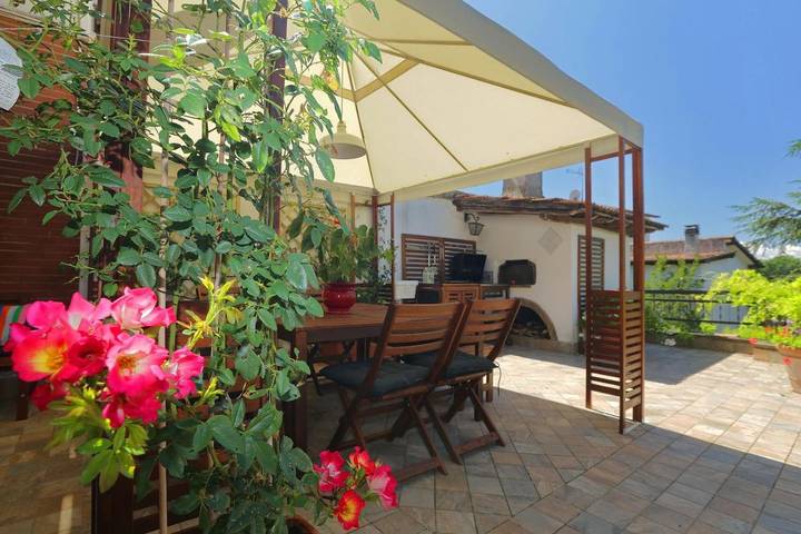 Villa per 8 persone, con Balcone e Terrazza nonché Giardino e Panorama a Campagnano di Roma