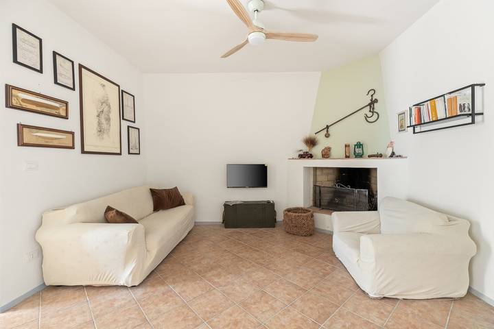 Maison de vacances 'I Tre Nuraghi' avec vue sur les montagnes, Wi-Fi et climatisation in Tresnuraghes, Planargia
