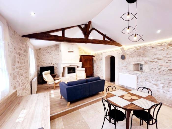 Ancienne étable du Xviiie siècle - 4 pers. in Vergeroux, Région de Rochefort