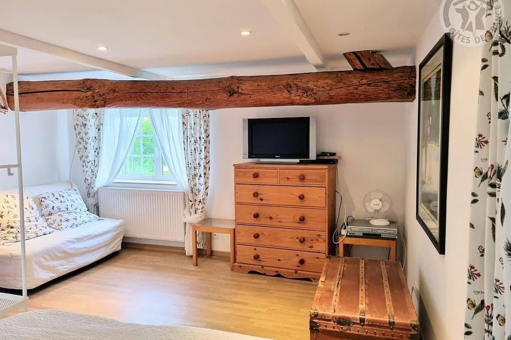 Gîte rénové au calme avec jardin clos à Boissets in Boissets, Yvelines