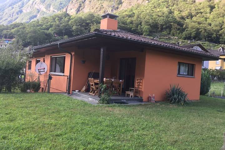 Ferienhaus für 6 Personen, mit Terrasse und Garten
