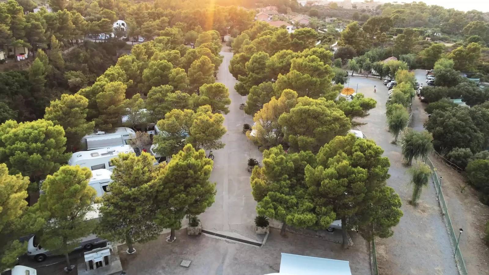 Bungalow/ Igloo 25 mq + aire acondicionado + cuarto de baño (Sin Cocina) 2 til 4 personas - 2 personas. incluido en el precio in Spiaggia Rais Gerbi, Pollina