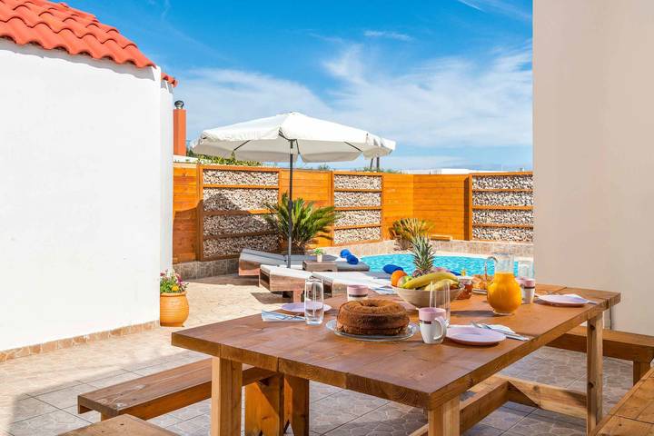 Ferienhaus für 6 Personen, mit Terrasse und Pool in Afantou - 2