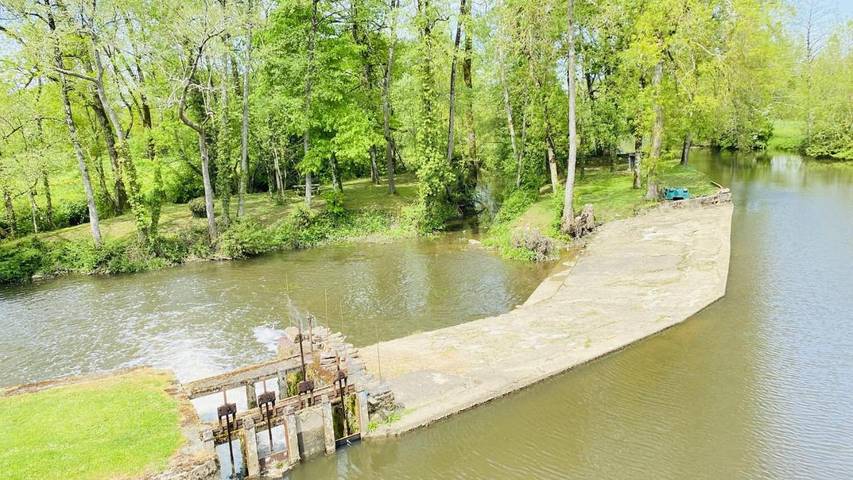 Location de vacances pour 16 personnes, avec piscine et jardin ainsi que jacuzzi et sauna à Sainte-Cécile (Vendée) - 3