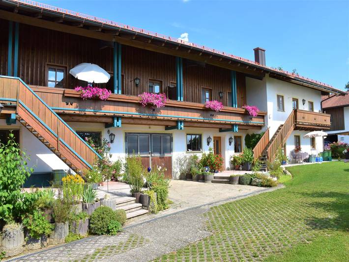 Ferienwohnung für 3 Personen, mit Balkon und Seeblick