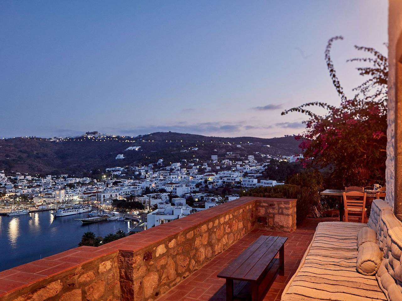 Outstanding Patmos Villa | 3 Bedrooms | Villa Harbour View | Infinty Pool | Amazing Skala Views in Skala (Patmos), Dodecaneso