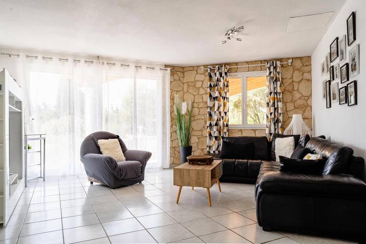Gîte pour 6 personnes, avec piscine à Ginestas - 2