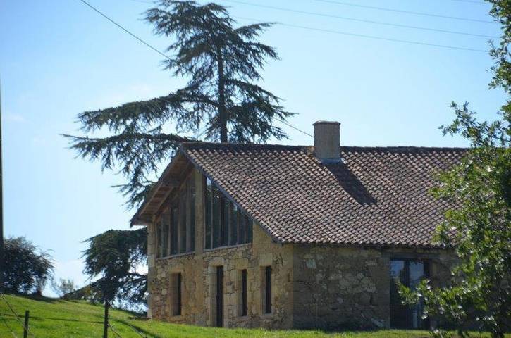 Location de vacances pour 2 personnes, avec bassin pour enfant et piscine ainsi que vue et jardin, animaux acceptés à Riguepeu - 3