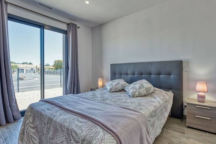 Location de vacances pour 12 personnes, avec piscine et jardin à Vensac - 3