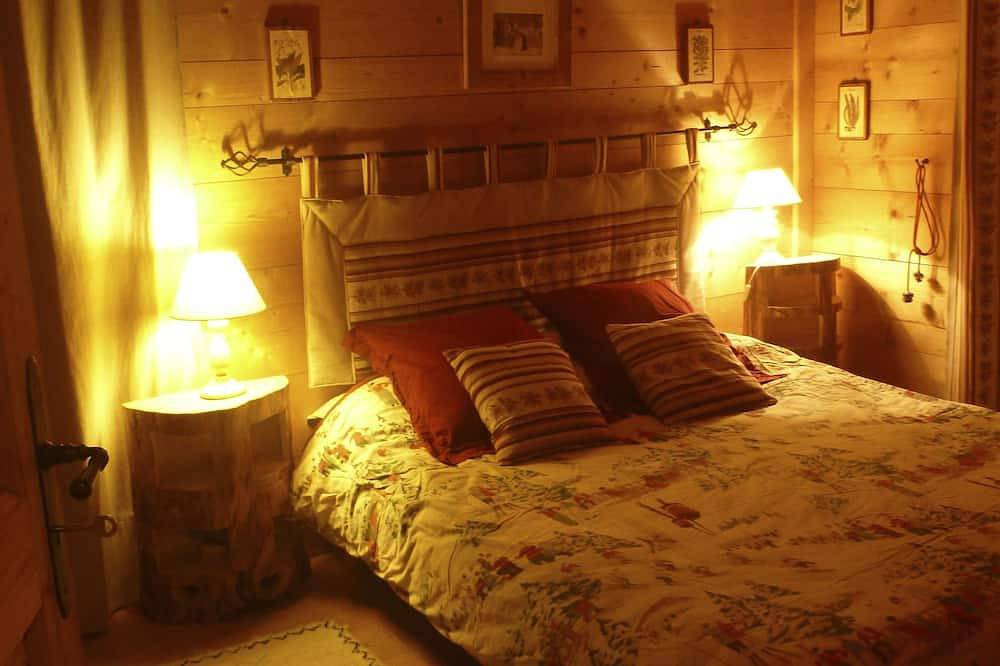 Authentic, comfortable 20-person chalet close to resorts ❄️ in Vallorcine, Bonneville region