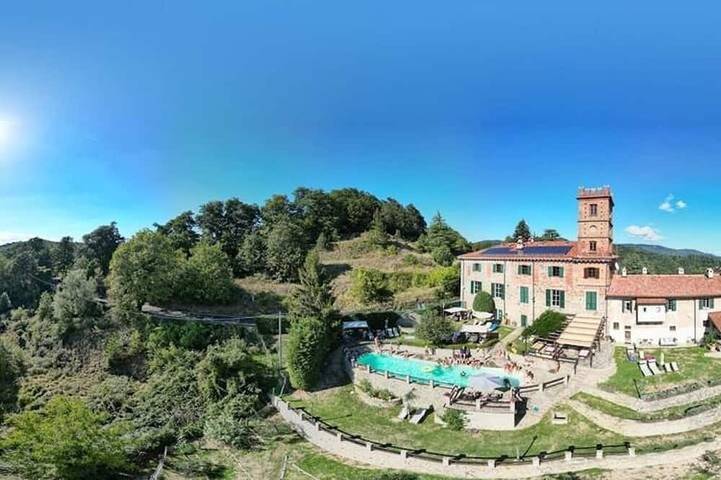 Ferienwohnung für 4 Personen, mit Garten und Pool in Savona