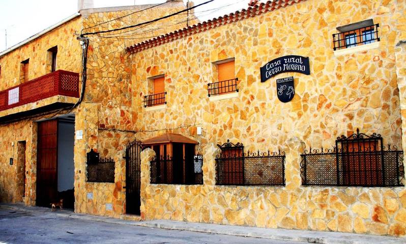 Casa rural para 12 personas, con terraza y jardín, Se admiten mascotas en Villarta