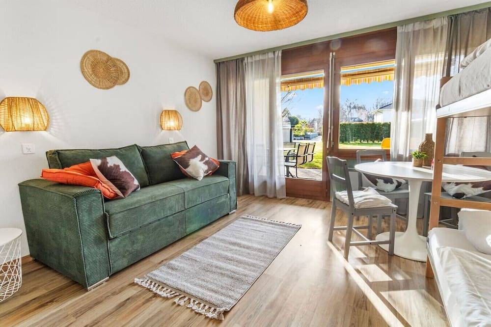 Ganze Wohnung, Charmante chambre paisible près du lac de Neuchâtel in Delley-Portalban, Murtensee & Estavayer-le-Lac Region