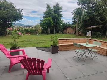 Gîte pour 3 personnes, avec vue et jardin à Lempdes