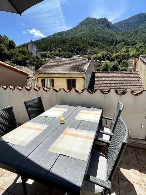 Location de vacances pour 6 personnes, avec vue et terrasse à Axat - 4