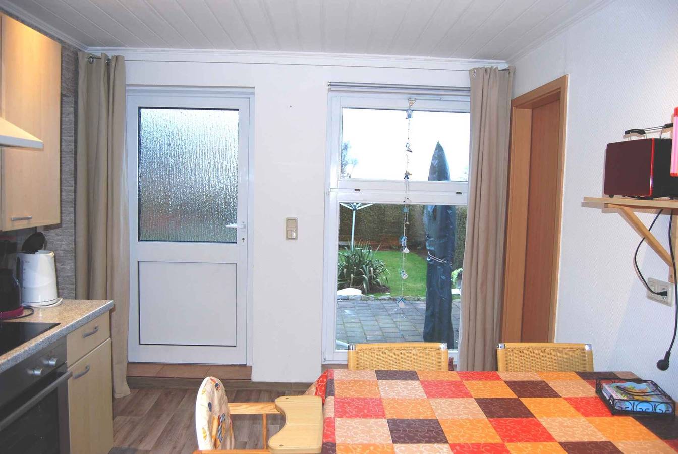 Casa de vacaciones con terraza para barbacoa y parque infantil  in Lieschow, Ummanz