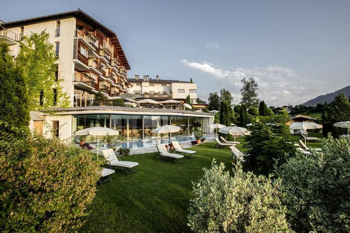 Hotel für 4 Personen, mit Ausblick und Sauna sowie Pool und Garten, mit Haustier in Kitzbühel