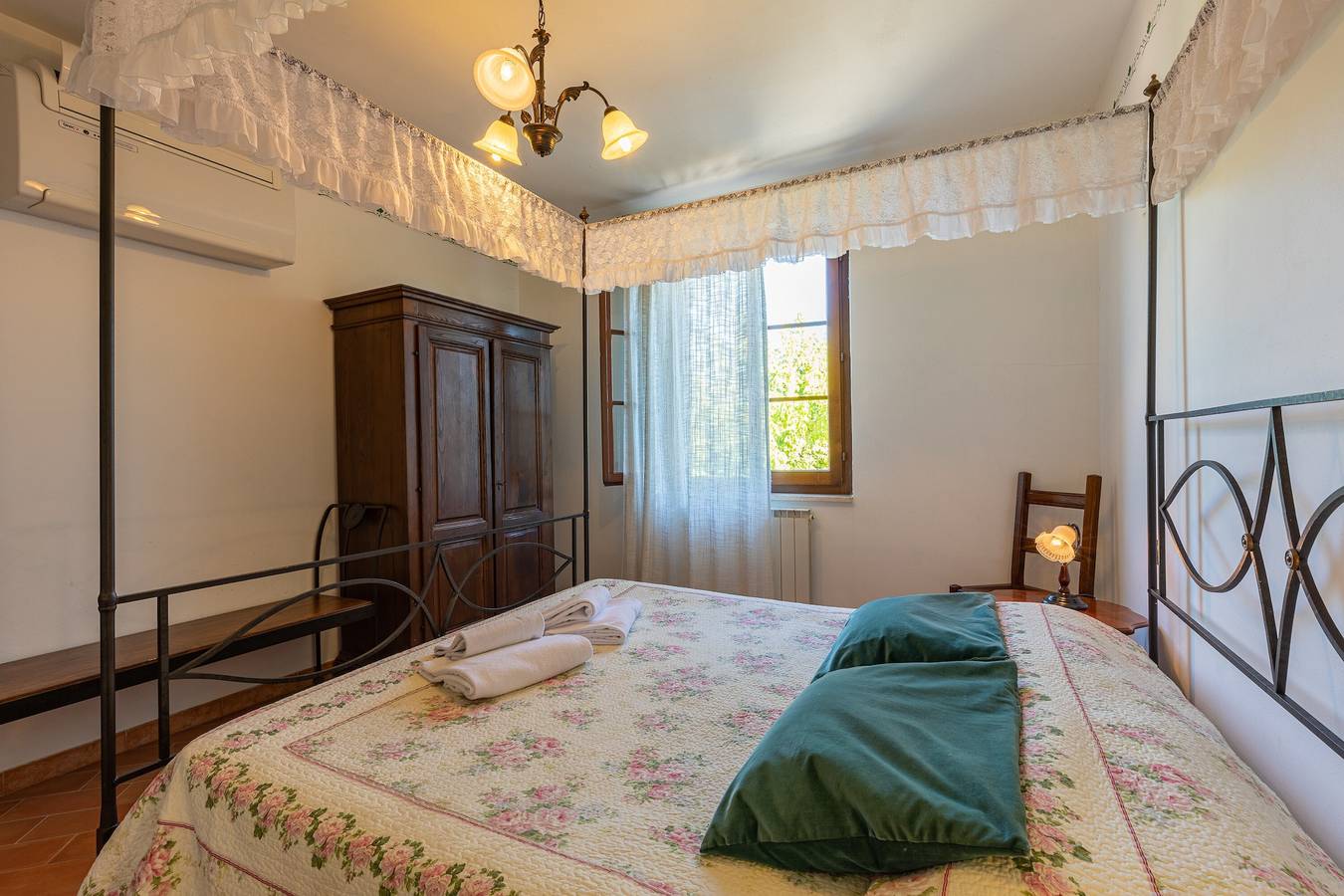 Agriturismo "Appartamento Moraiolo" con piscina condivisa e Wi-Fi in Montepulciano, Chianti