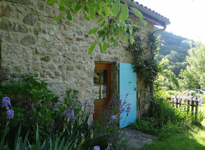Gîte pour 2 personnes, avec jardin et terrasse, animaux acceptés en Ardèche - 4