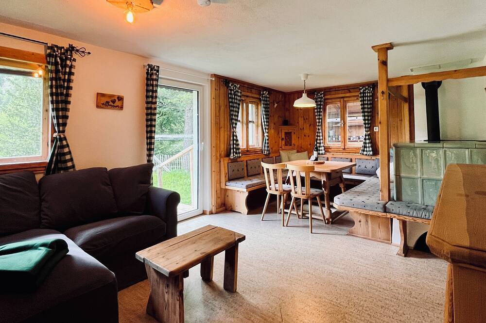 Schmirnhaus im Bergsteigerdorf in Schmirn, Zillertaler Alpen