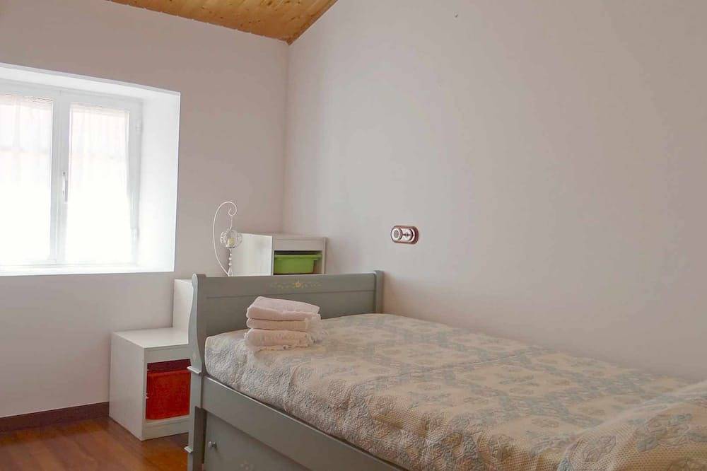 Entire apartment, Country cottage in Lira with a garden in Lira, Carnota