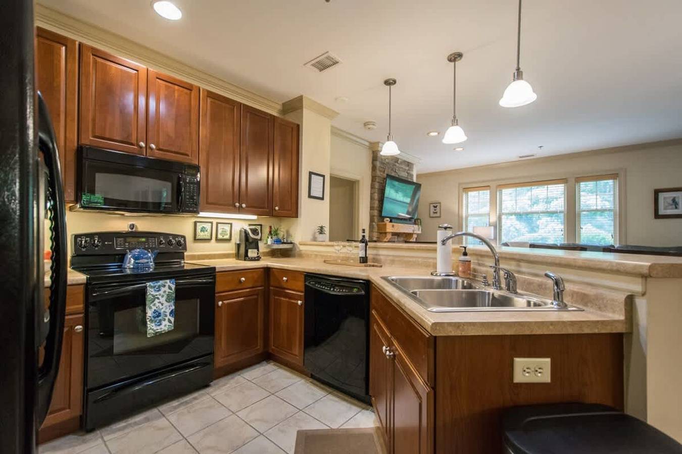 Ganze Wohnung, Scenic 2Br Condo w Porch Pool Near Slope Trails in Blue Ridge Parkway, Maggie Valley