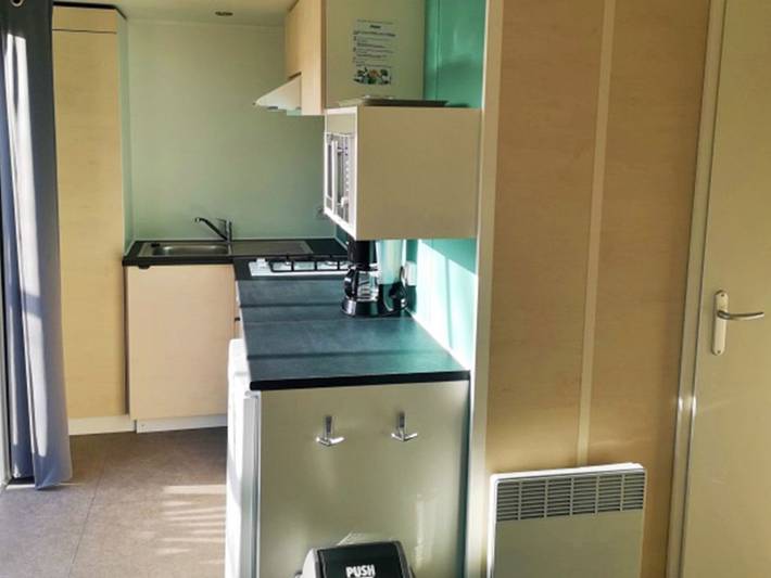 Mobil home pour 2 personnes, avec piscine et terrasse, animaux acceptés à Collias - 4