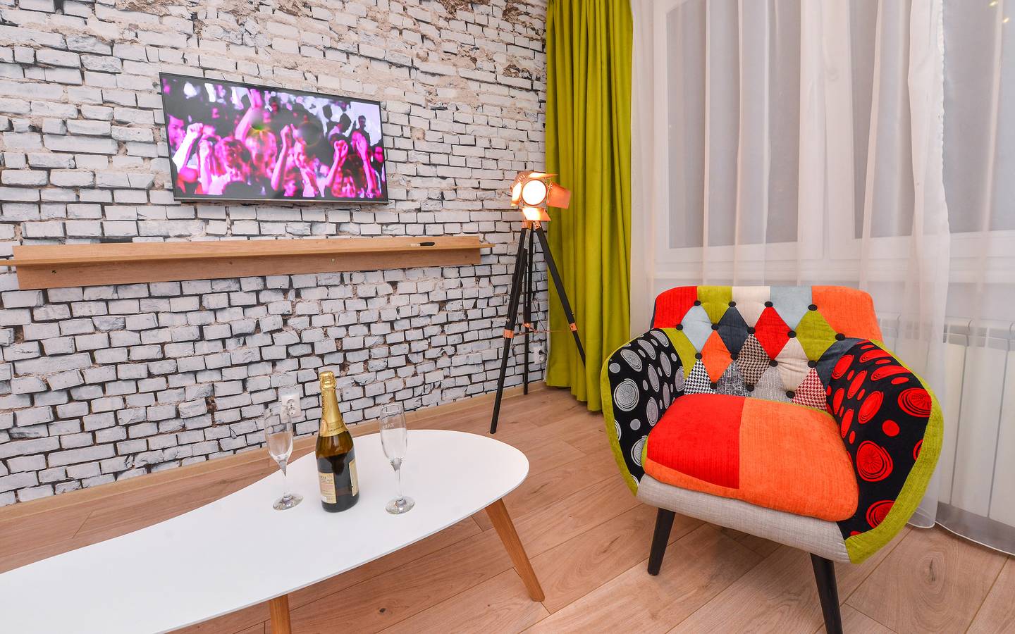 Ganze Wohnung, Athene - Ein Schlafzimmer - neben der Victoria Avenue und den Cismigiu-Gärten in Bukarest, Walachia