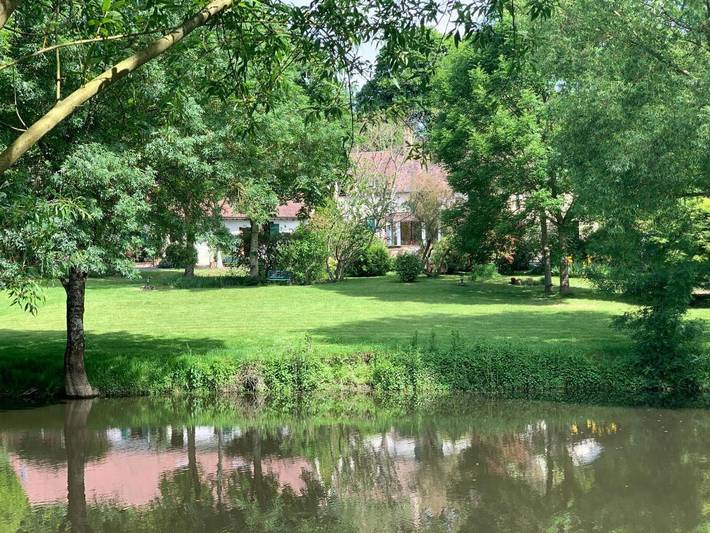 Gîte pour 15 personnes, avec terrasse et piscine à Chemiré-le-Gaudin