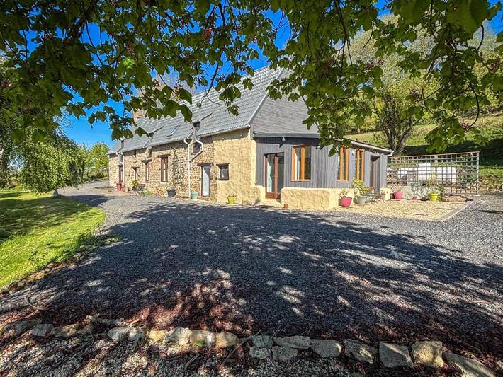 Location de vacances pour 8 personnes, avec vue et jardin à Montchamp - 2